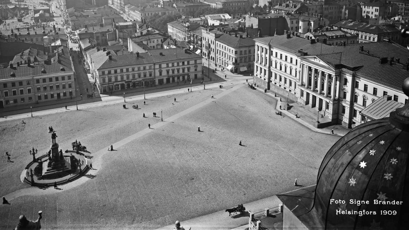 Сенатская площадь. Фото: Signe Brander, Helsingfors 1909