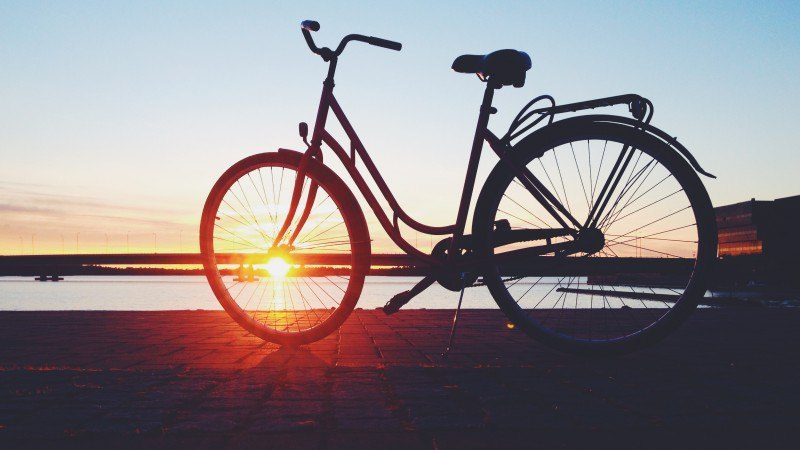 Велосипед на пляже. VisitEspoo