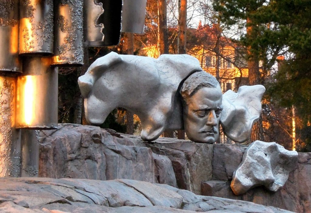 Памятник Яну Сибелиусу в Хельсинки